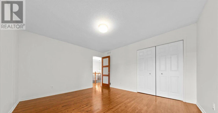 4 Wellsmere Court, Ottawa, ON, K2E 8C2 - 27