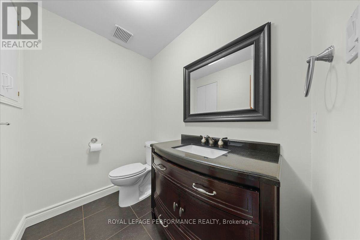 4 Wellsmere Court, Ottawa, ON, K2E 8C2 - 19