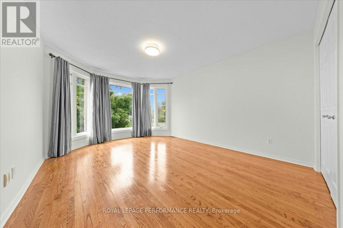 4 Wellsmere Court, Ottawa, ON, K2E 8C2 - 26