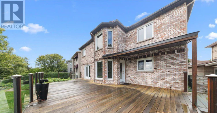 4 Wellsmere Court, Ottawa, ON, K2E 8C2 - 14