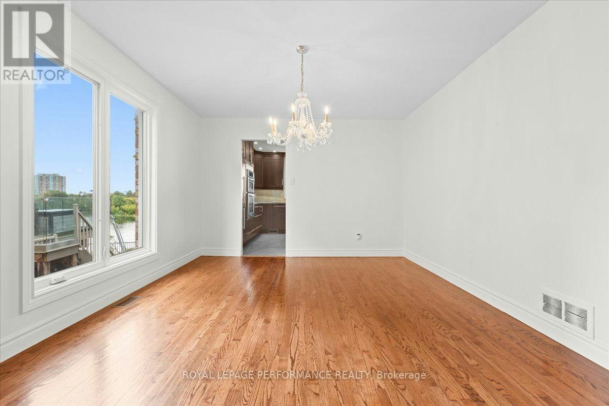 4 Wellsmere Court, Ottawa, ON, K2E 8C2 - 6