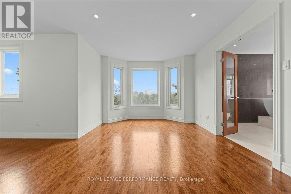 4 Wellsmere Court, Ottawa, ON, K2E 8C2 - 22