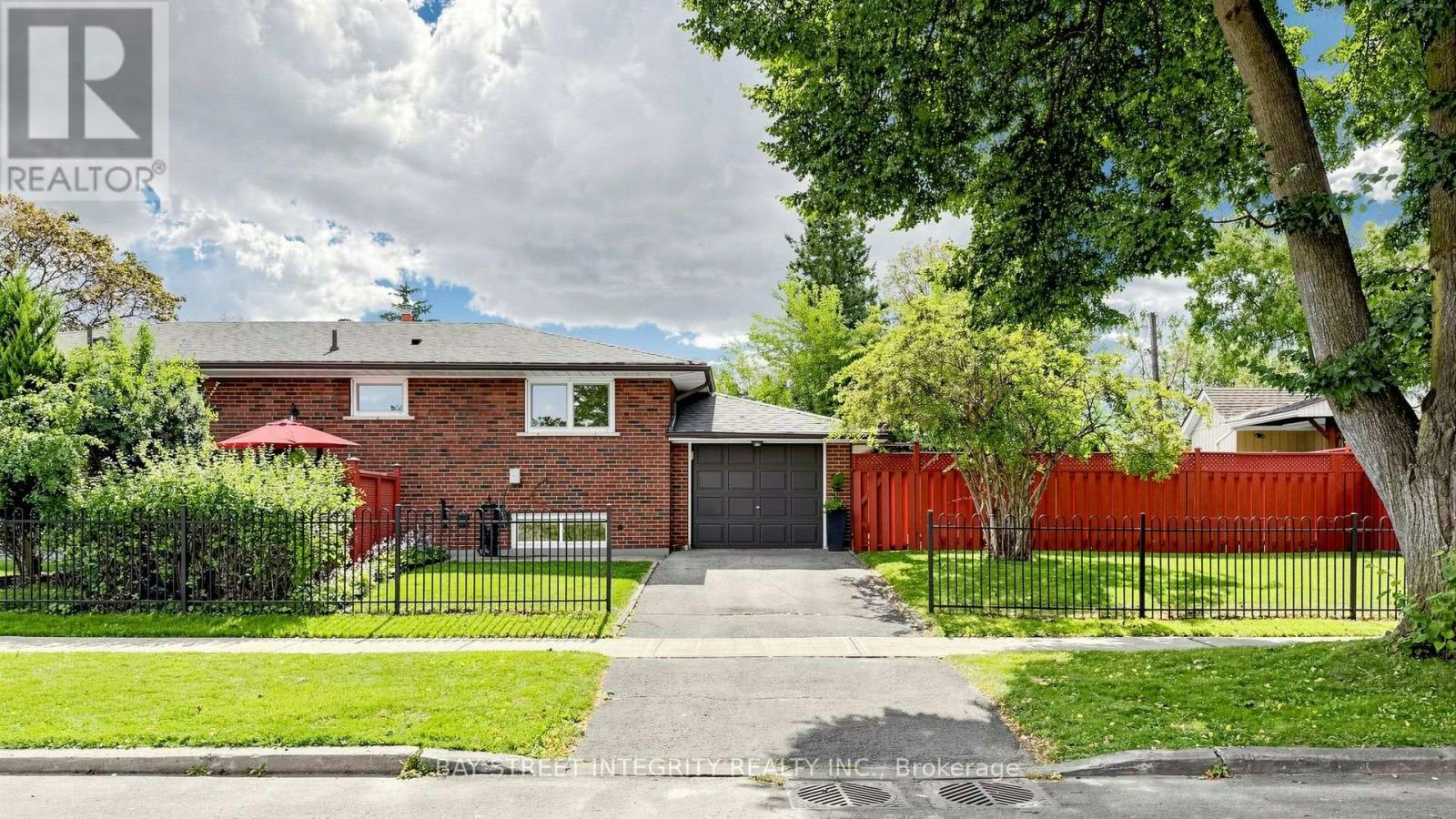 28 Ashdean Drive, Toronto, ON, M1P 1E3