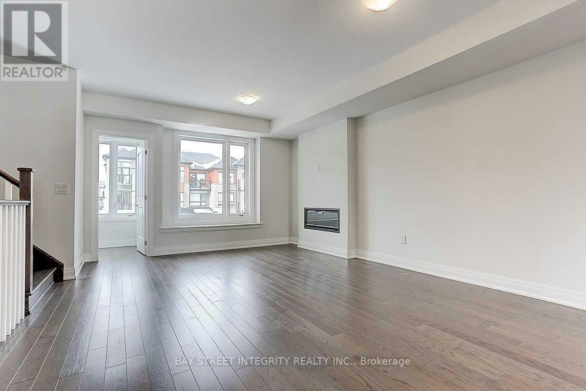 509 New England Court, Newmarket, ON, L3X 0M6 - 4