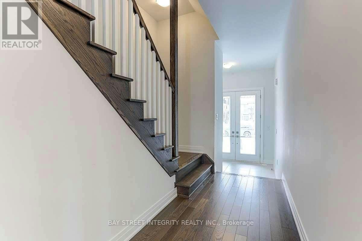 509 New England Court, Newmarket, ON, L3X 0M6 - 2
