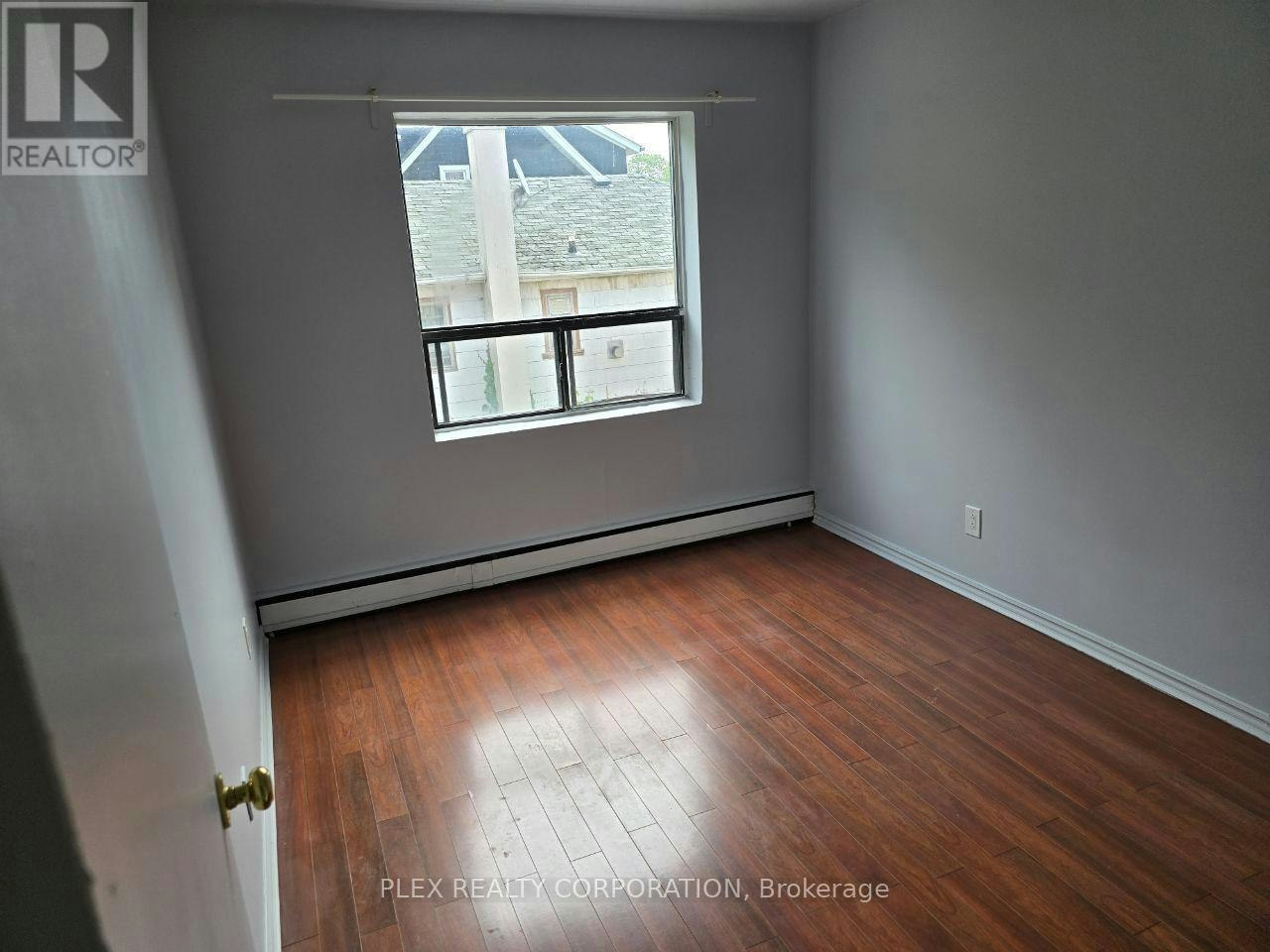 2 25a Milton Street, Toronto, ON, M8Y 2X7 - 4
