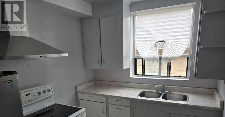 2 25a Milton Street, Toronto, ON, M8Y 2X7 - 7