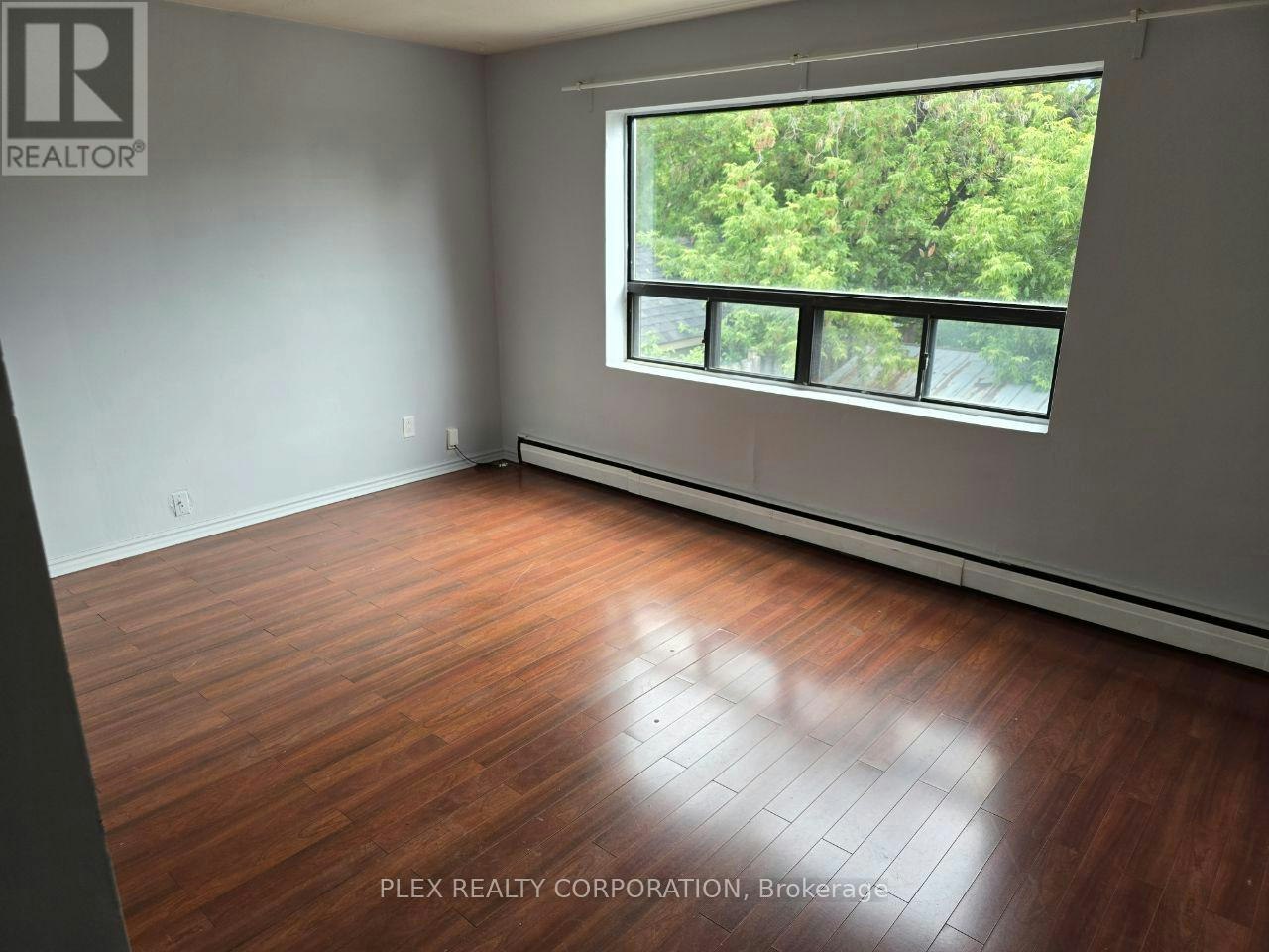 2 25a Milton Street, Toronto, ON, M8Y 2X7 - 2