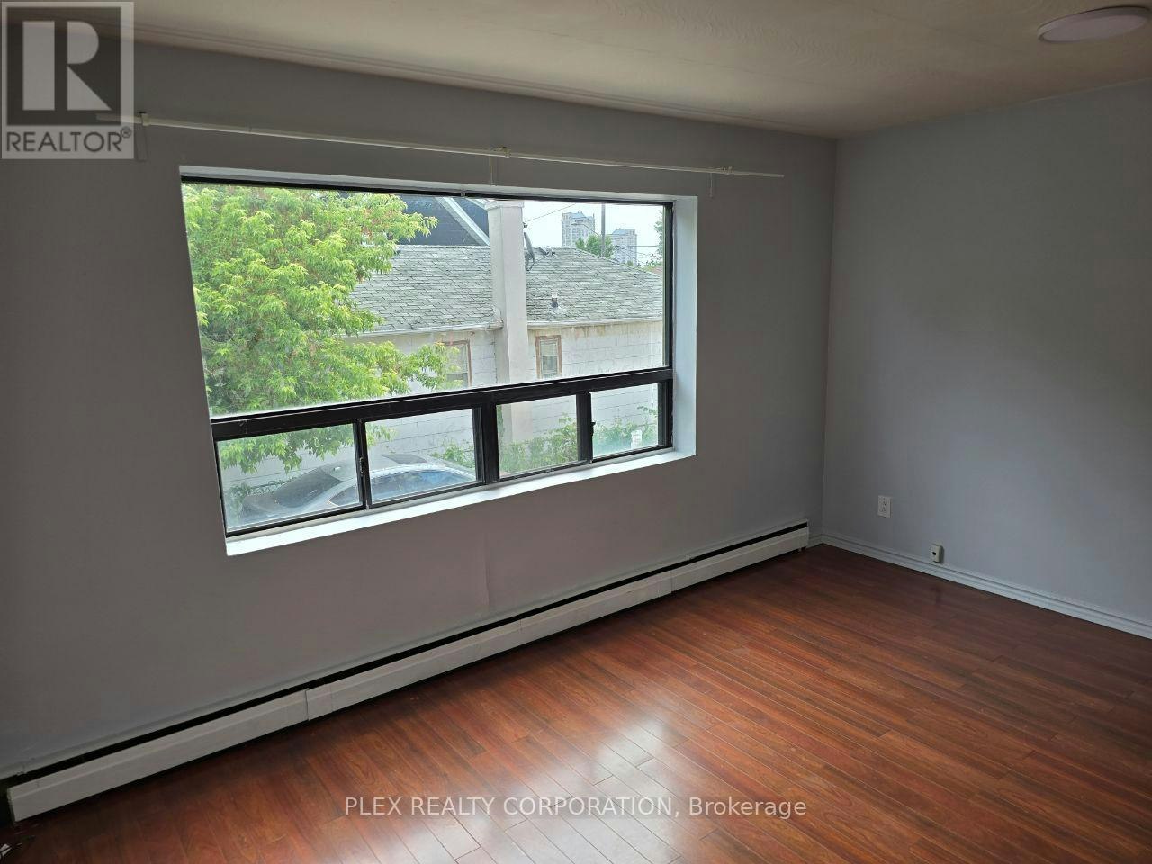 2 25a Milton Street, Toronto, ON, M8Y 2X7 - 3