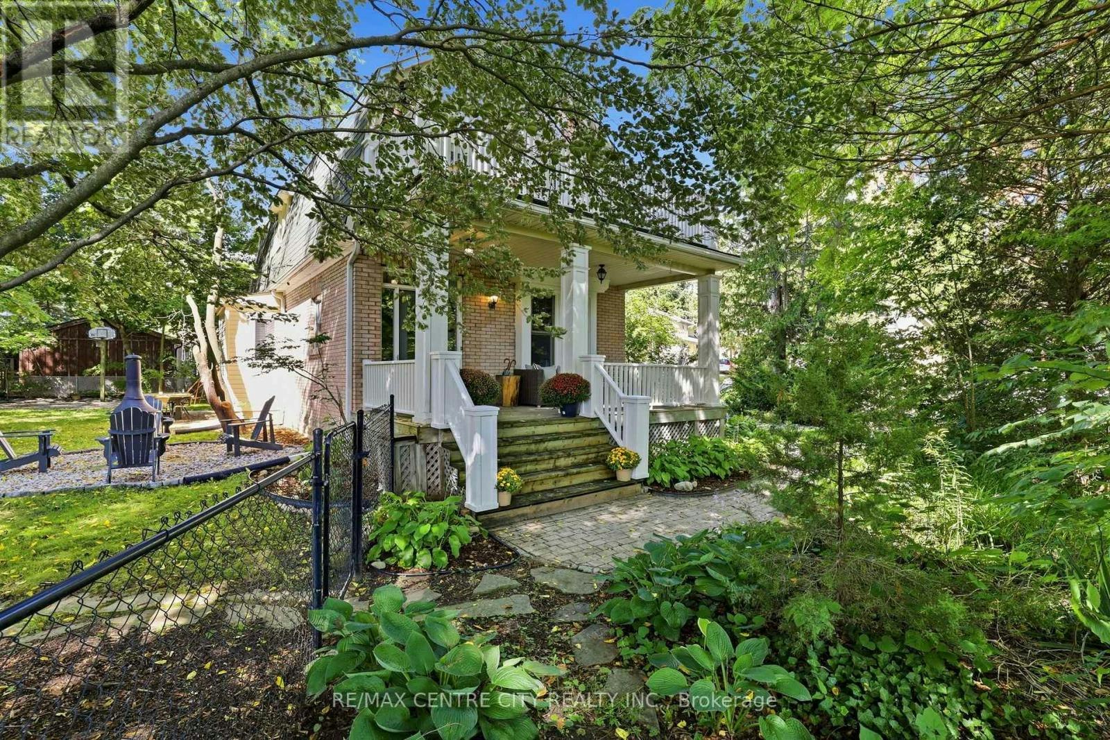102 Walnut Street, London, ON, N6H 1C4