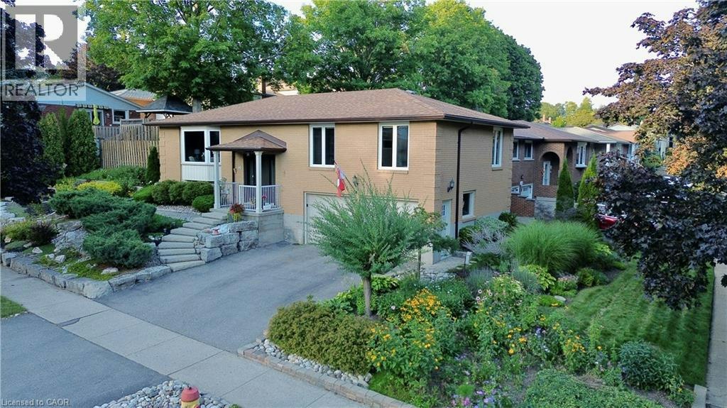 66 Georgian Crescent, Kitchener, ON, N2B 3N9