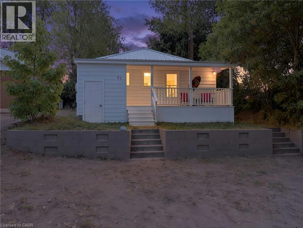 37 Woodstock Avenue, Norfolk County, ON, N0E 1M0