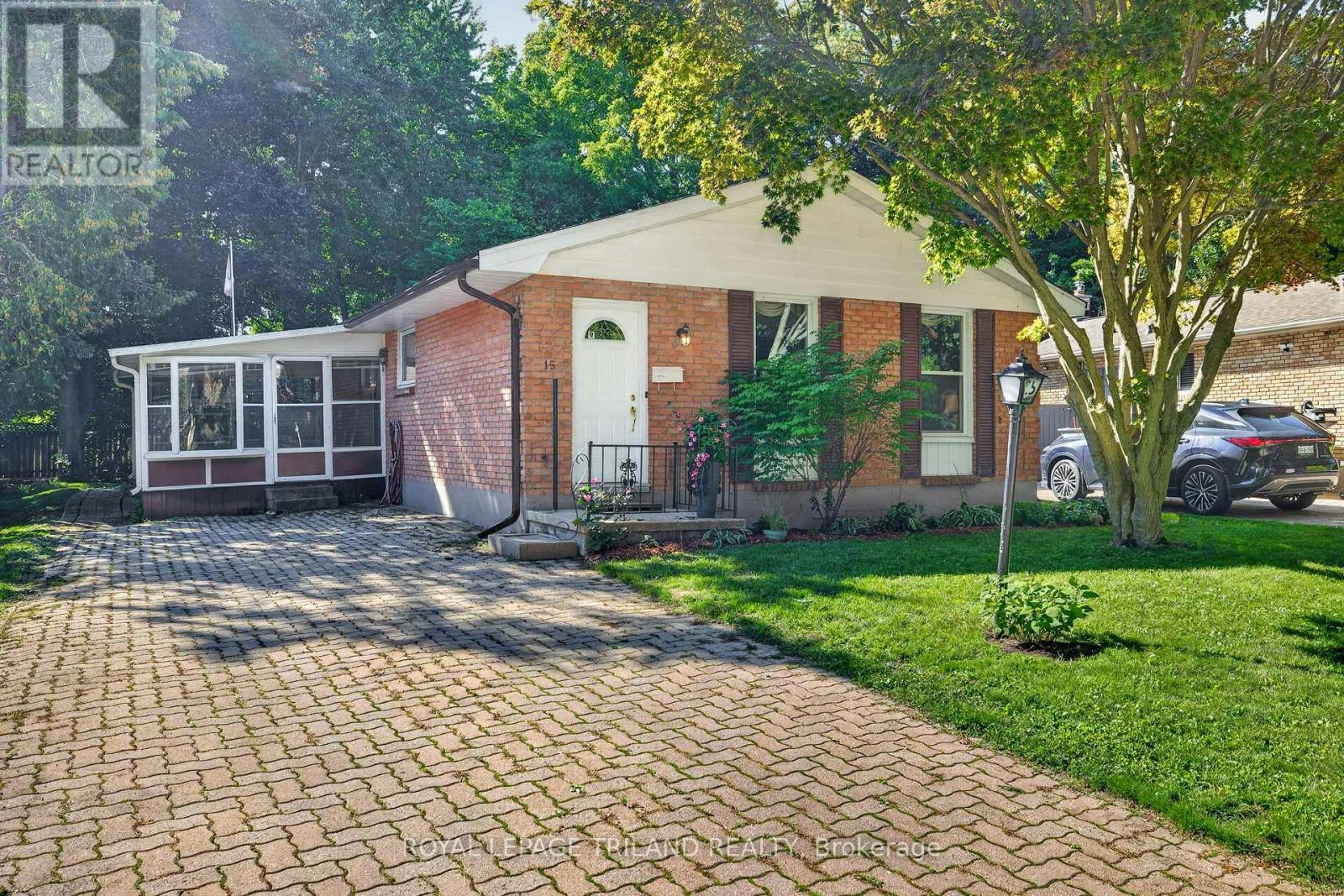 15 Carmen Crescent, London, ON, N5X 2B4