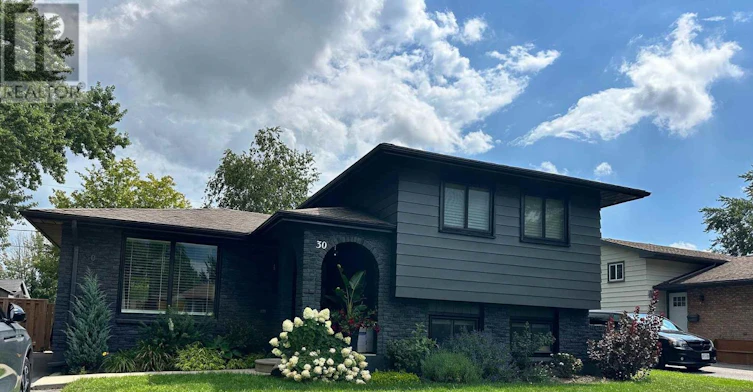 LOWER-30 Colonial Street, Welland, ON, L3C 5W5