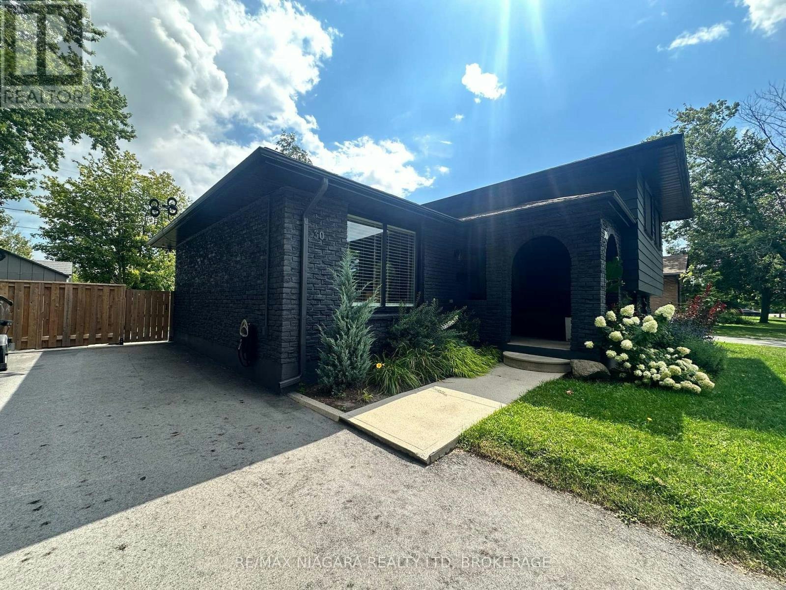 LOWER-30 Colonial Street, Welland, ON, L3C 5W5 - 3