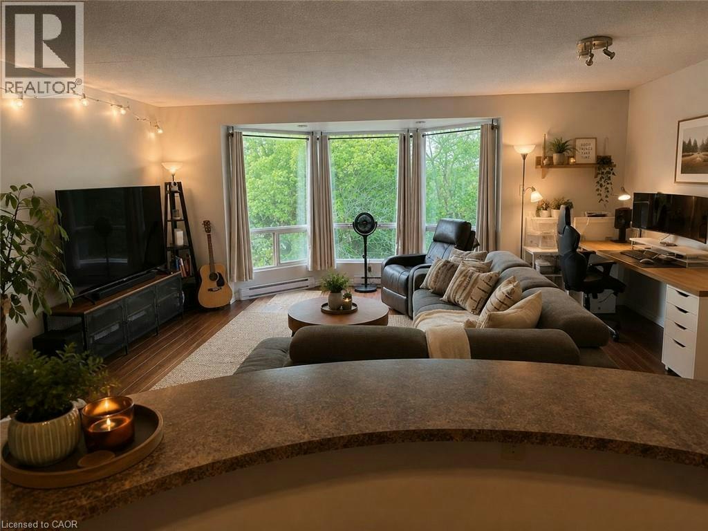 307-384 Erb Street W, Waterloo, ON, N2L 1W6 - 5