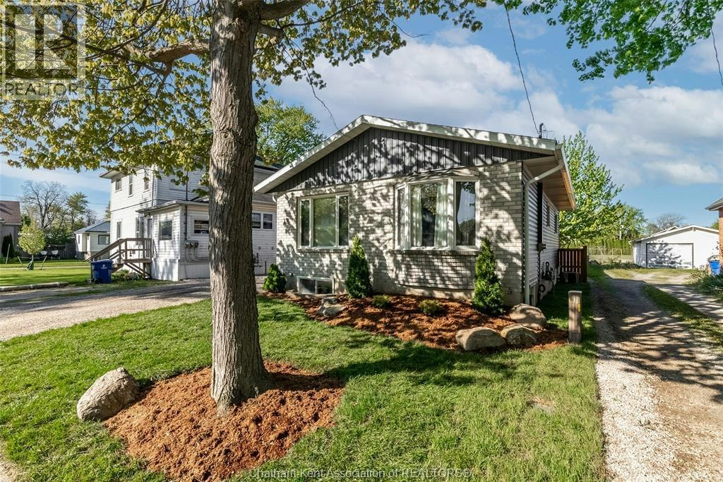 12 Lansdowne Avenue, Chatham-Kent, ON, N7M 4J3
