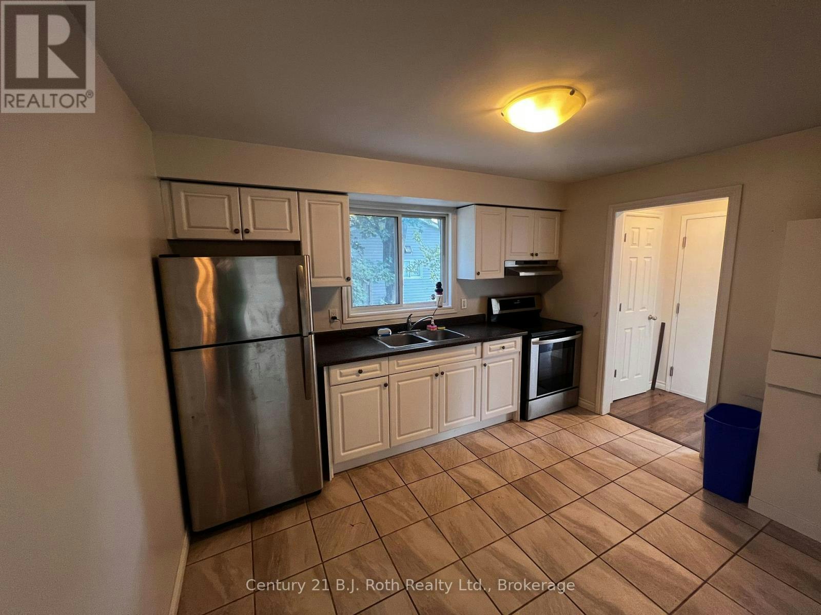1-520 High Street, Orillia, ON, L3V 4Y1 - 4
