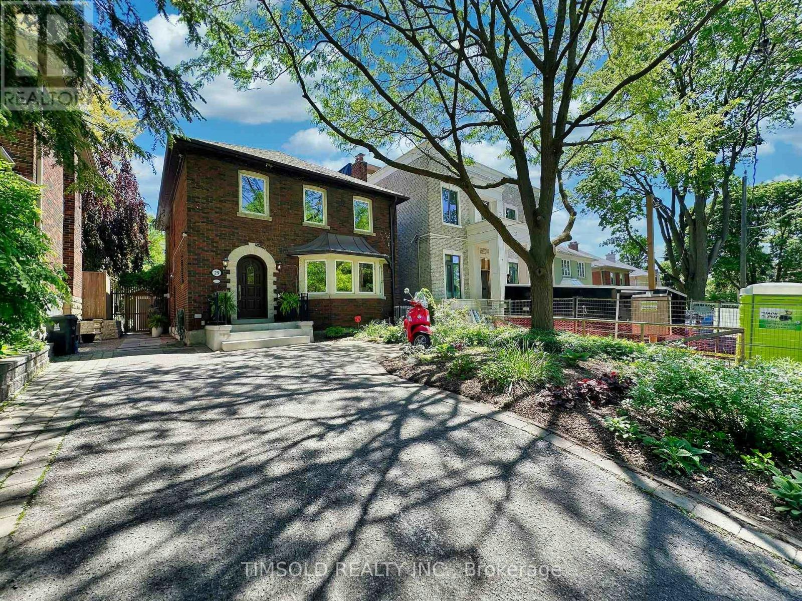 29 Tarlton Road, Toronto, ON, M5P 2M6