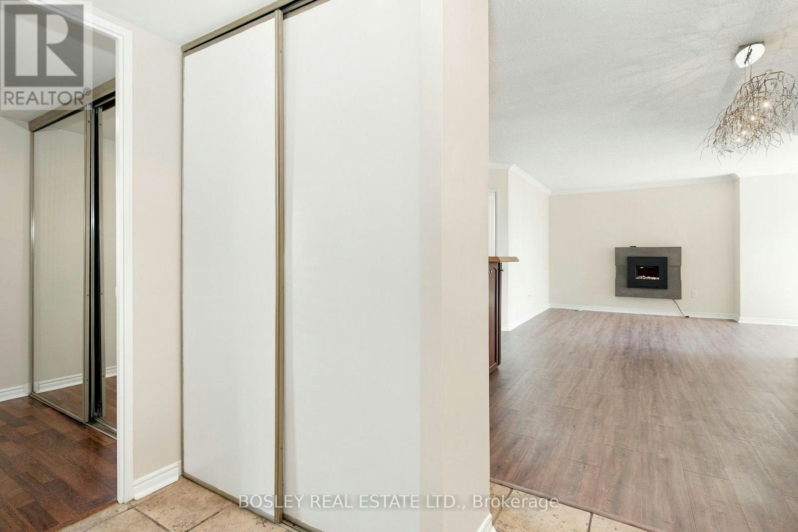 1001-95 Lombard Street, Toronto, ON, M5C 2V3 - 4