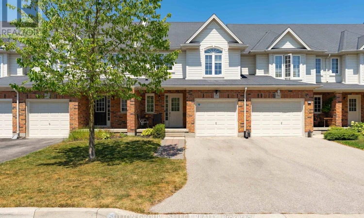 934 Silverfox Crescent