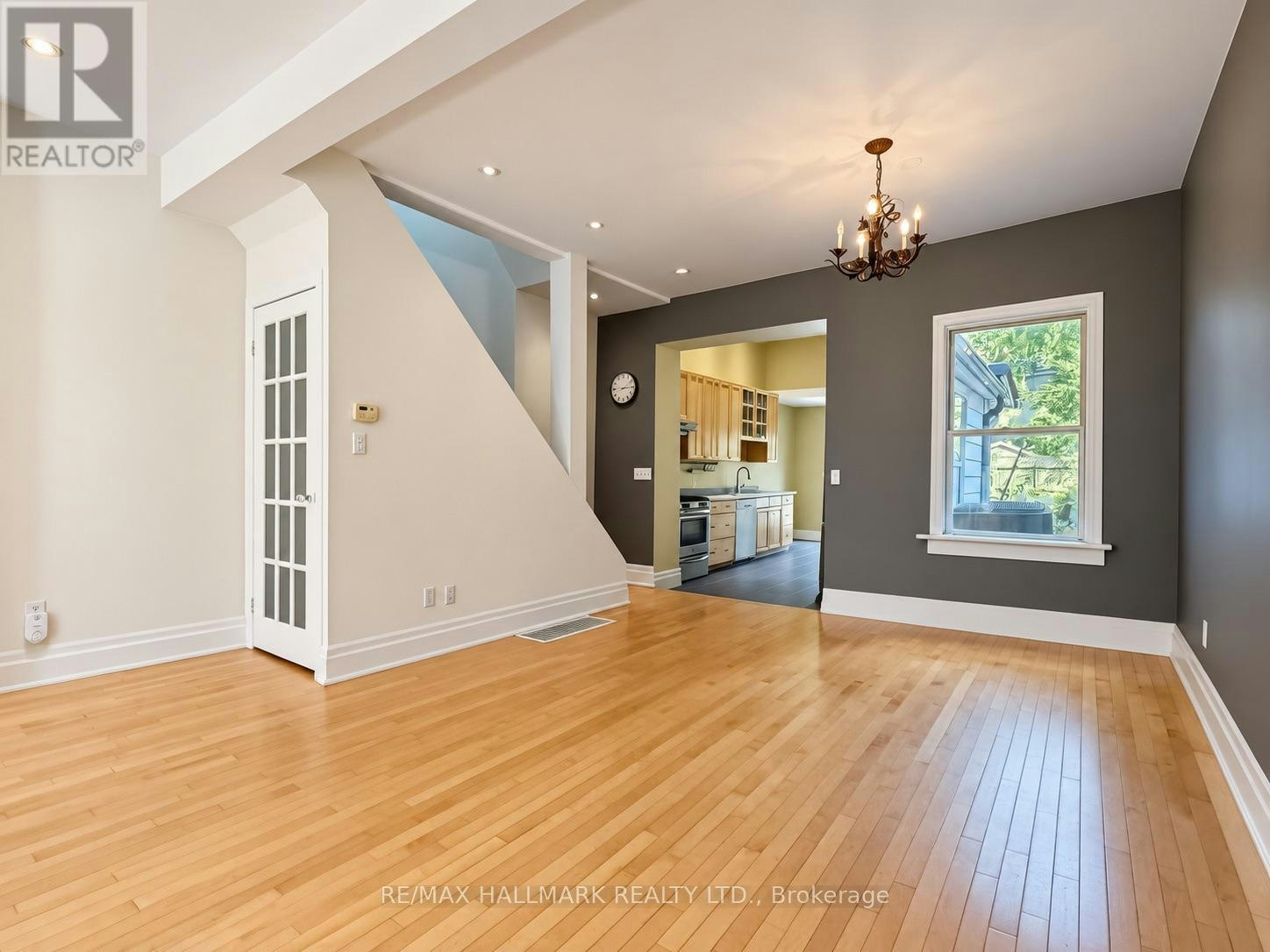 193 Boulton Avenue, Toronto, ON, M4M 2J9 - 8