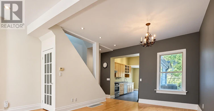 193 Boulton Avenue, Toronto, ON, M4M 2J9 - 8