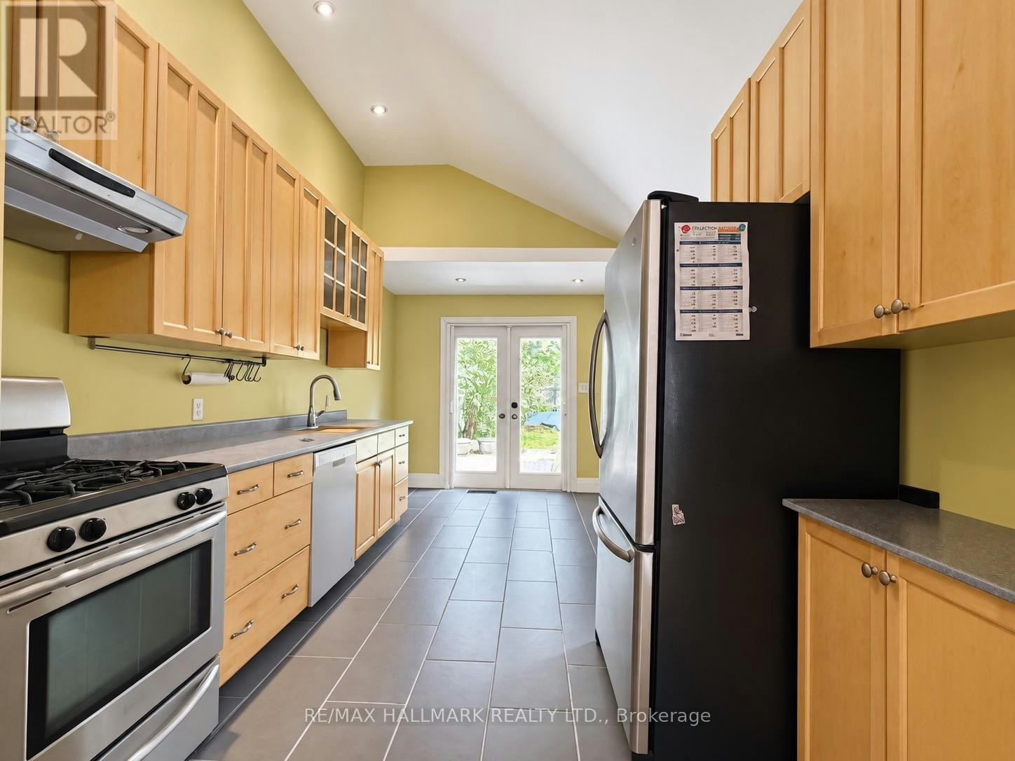 193 Boulton Avenue, Toronto, ON, M4M 2J9 - 15