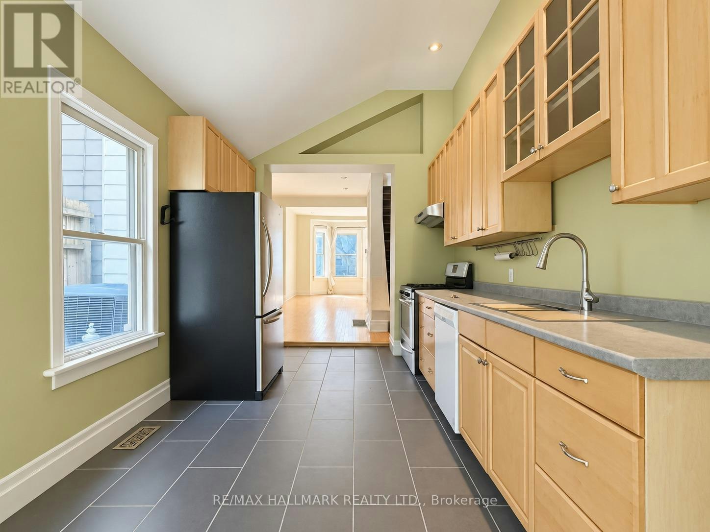 193 Boulton Avenue, Toronto, ON, M4M 2J9 - 16