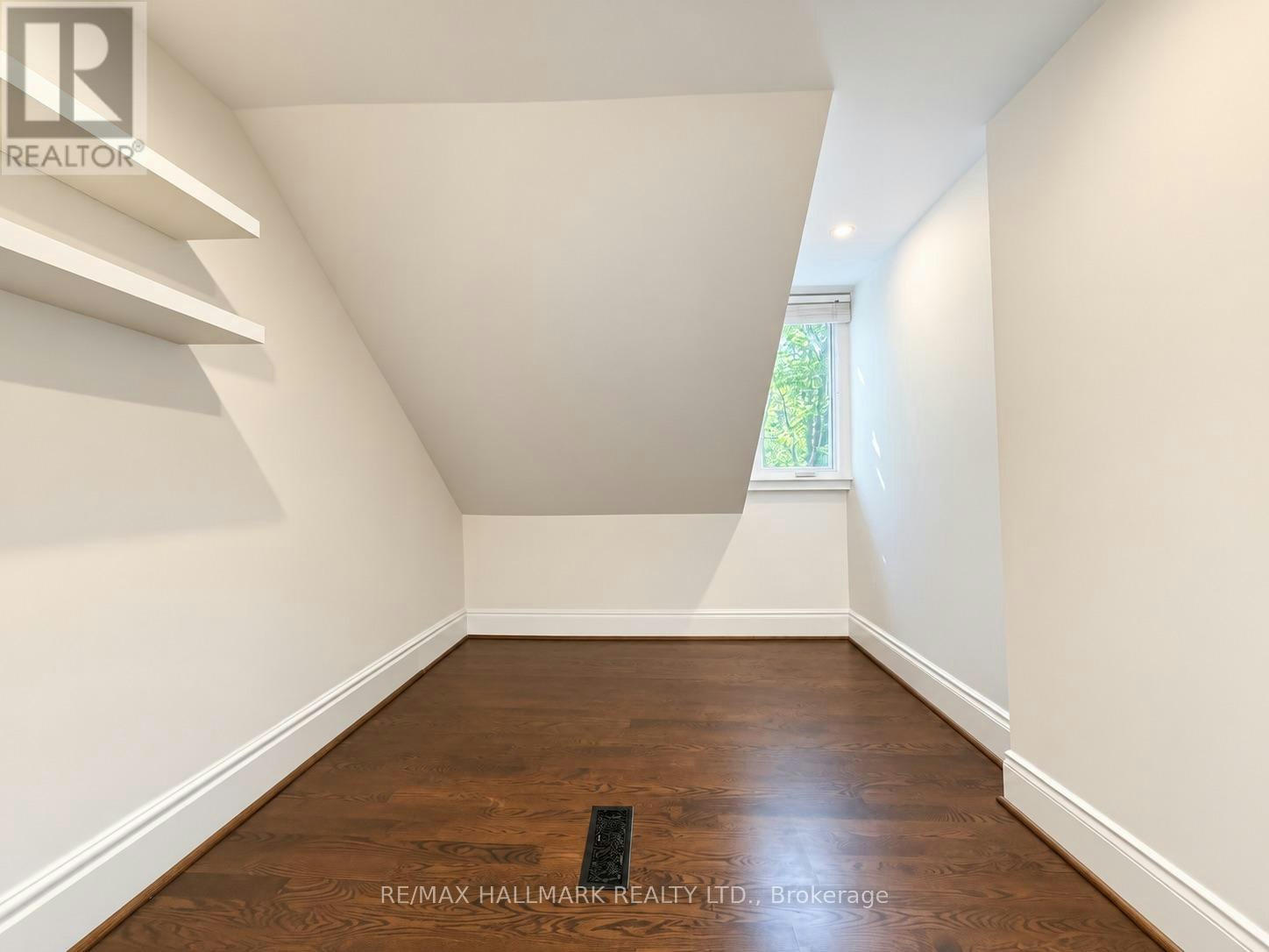 193 Boulton Avenue, Toronto, ON, M4M 2J9 - 26