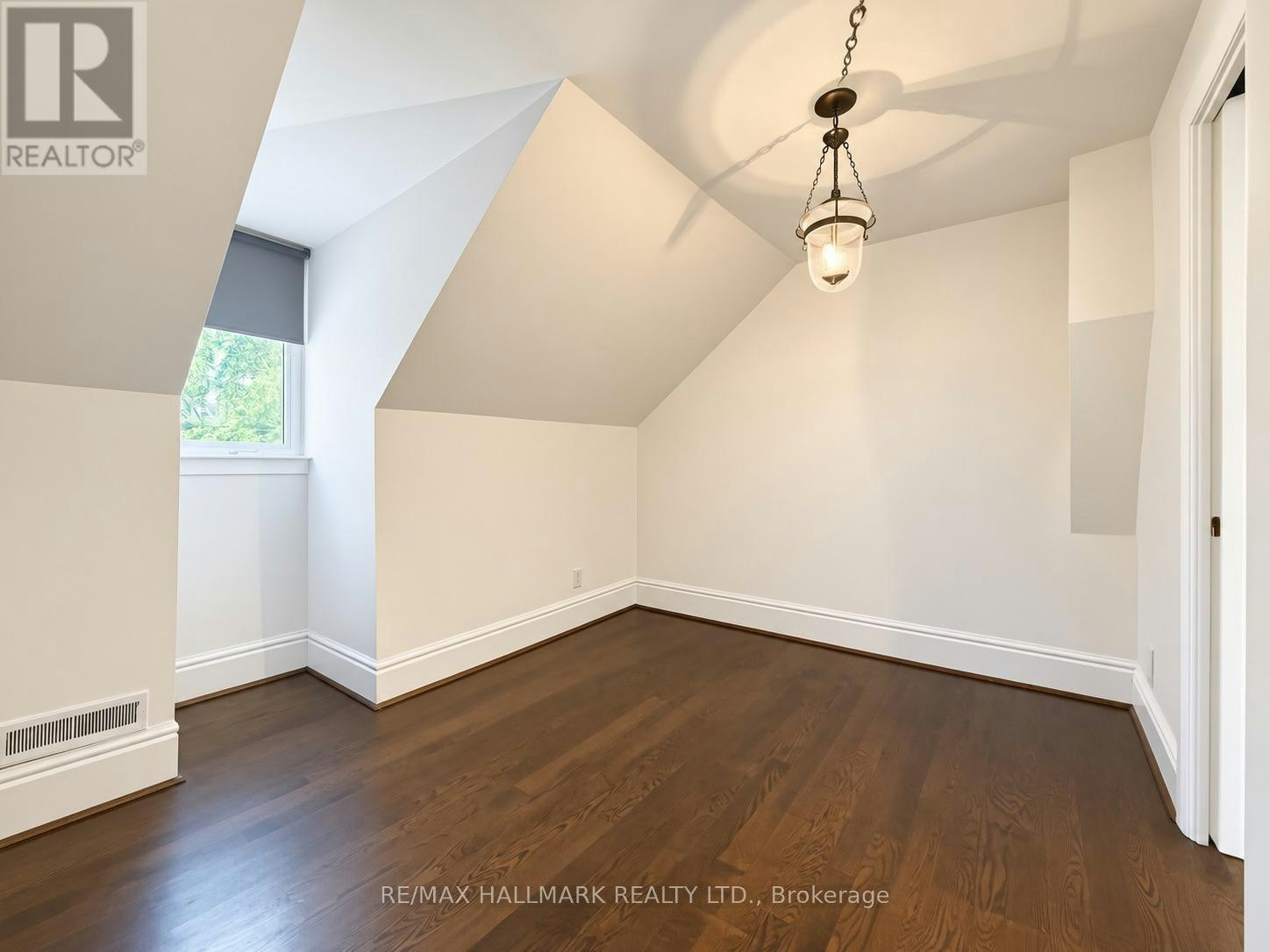 193 Boulton Avenue, Toronto, ON, M4M 2J9 - 23
