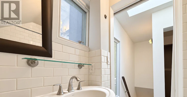193 Boulton Avenue, Toronto, ON, M4M 2J9 - 20