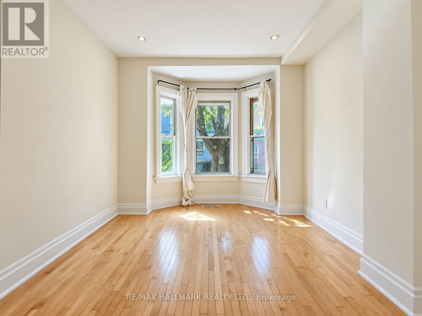 193 Boulton Avenue, Toronto, ON, M4M 2J9 - 11