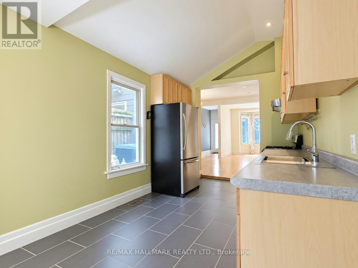 193 Boulton Avenue, Toronto, ON, M4M 2J9 - 18