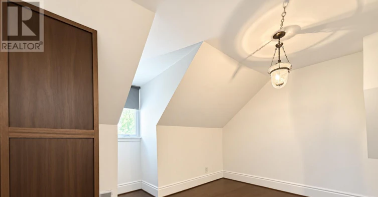 193 Boulton Avenue, Toronto, ON, M4M 2J9 - 22