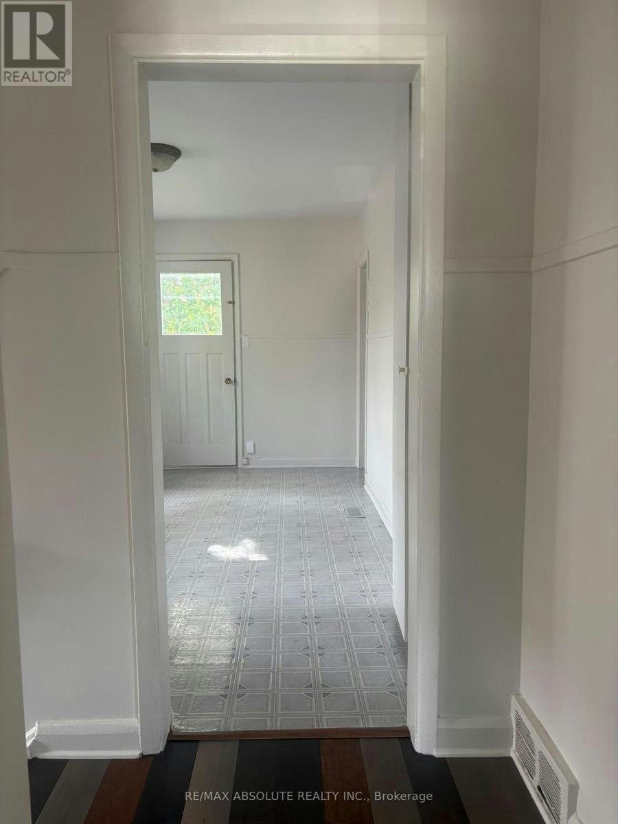 2-4 Holland Avenue, Ottawa, ON, K1Y 0X4 - 9
