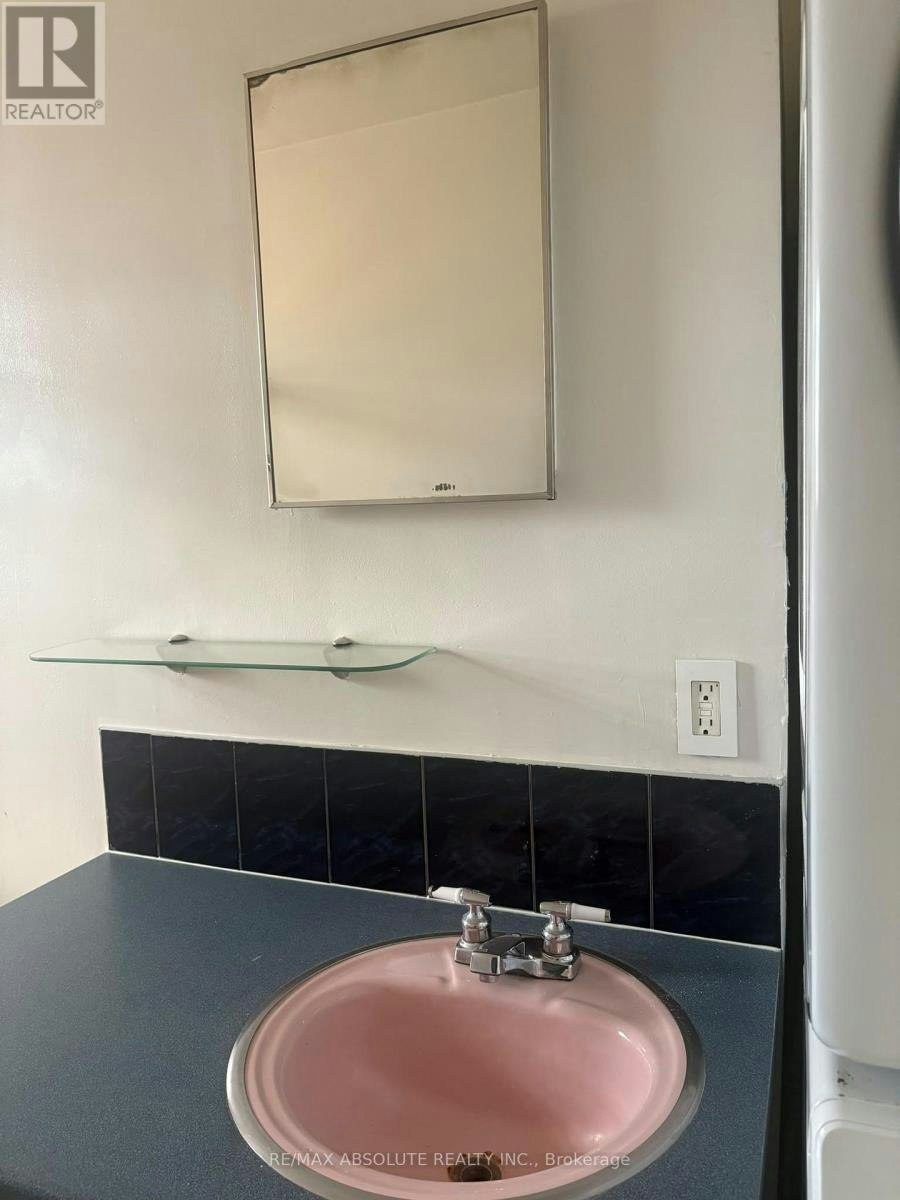 2-4 Holland Avenue, Ottawa, ON, K1Y 0X4 - 16