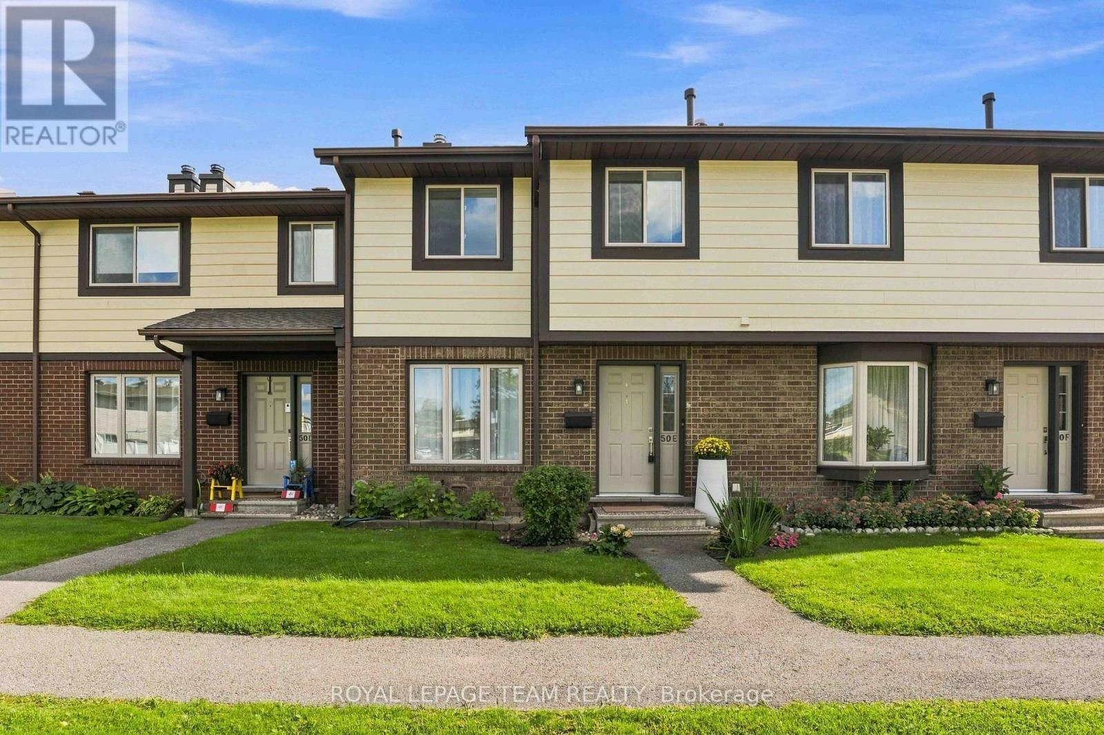 16 50e Medhurst Drive, Ottawa, ON, K2G 4V2