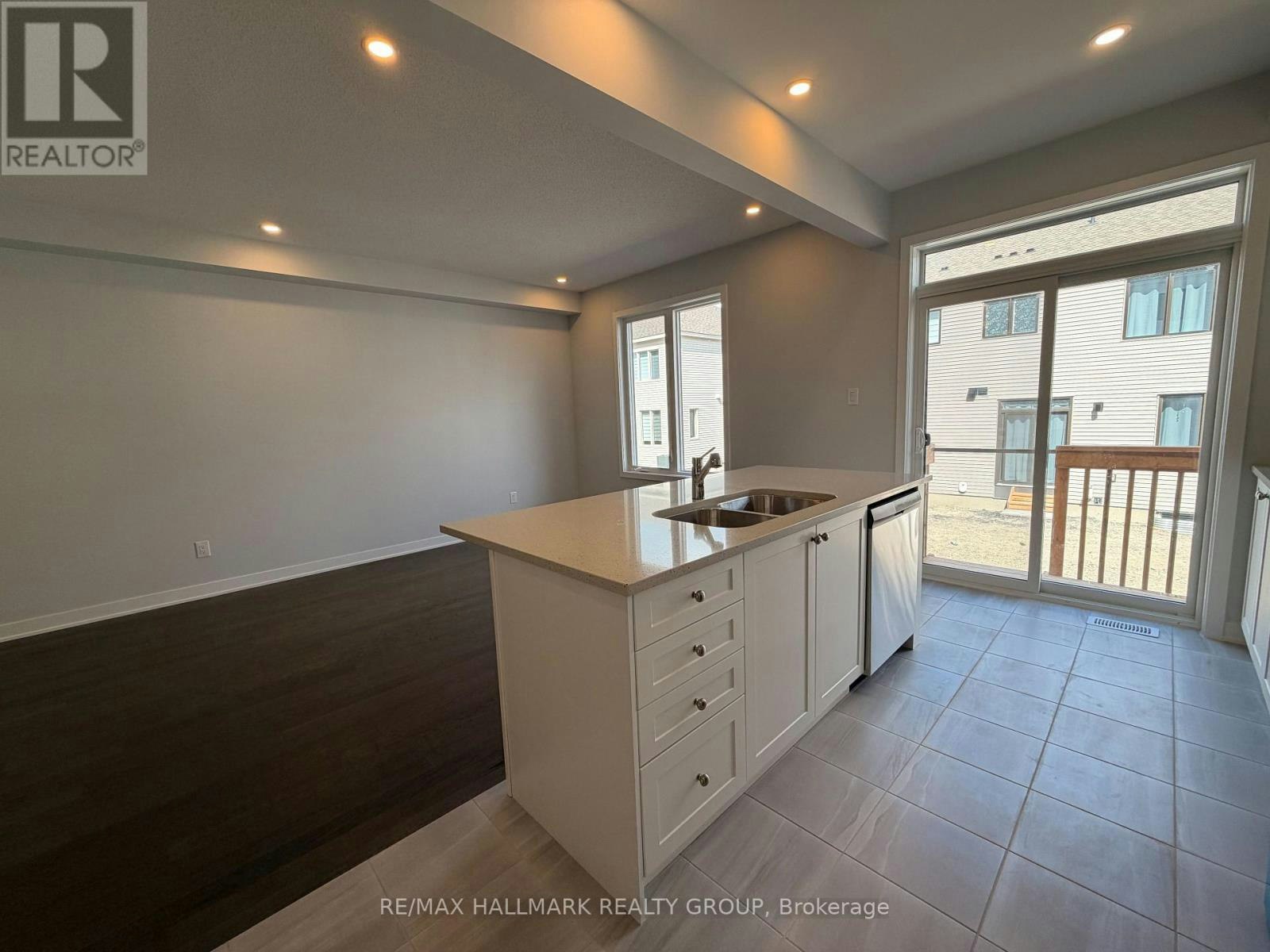 1047 Elixir Place, Ottawa, ON, K2W 0P4 - 7