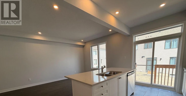 1047 Elixir Place, Ottawa, ON, K2W 0P4 - 7