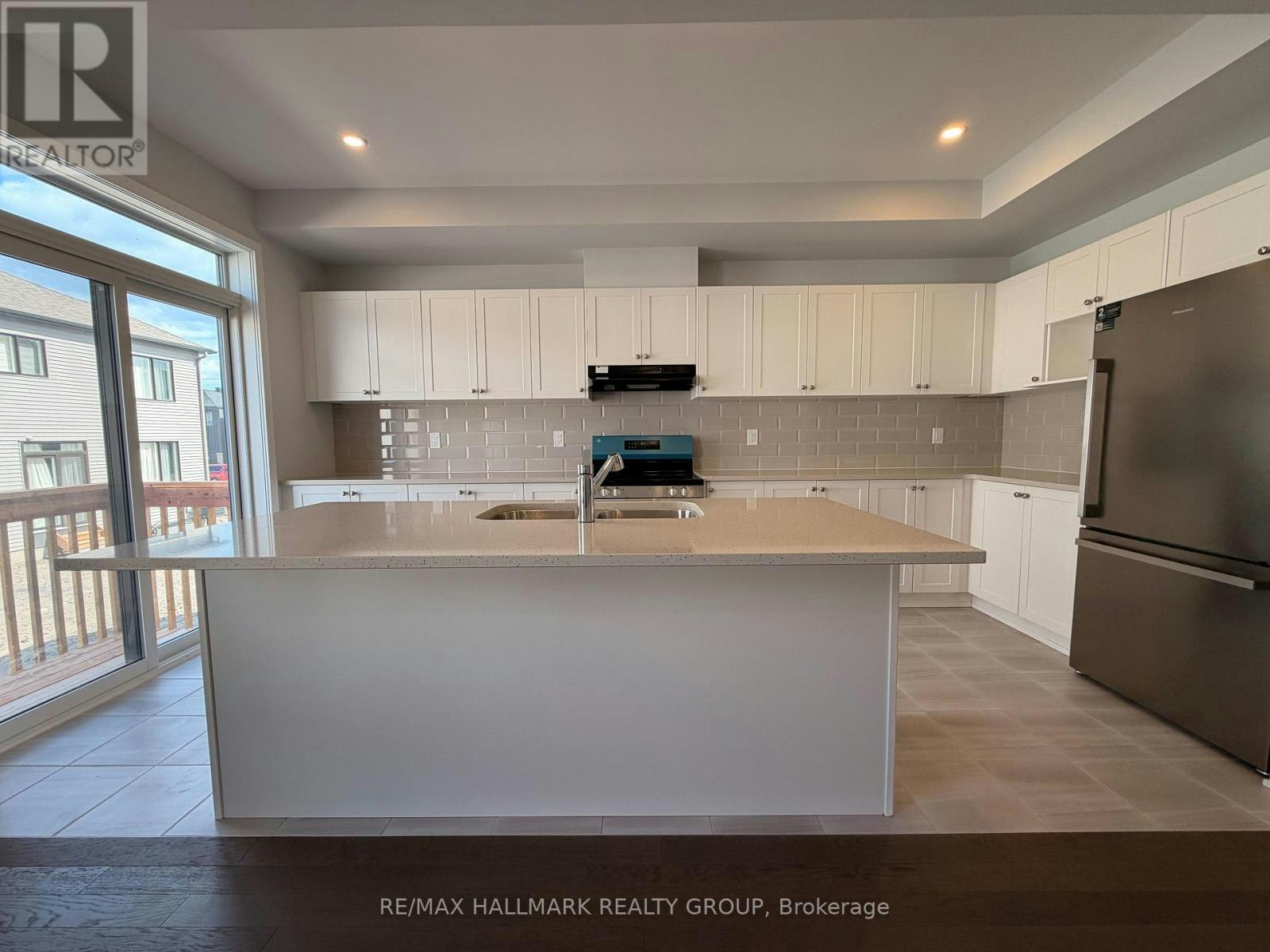 1047 Elixir Place, Ottawa, ON, K2W 0P4 - 10