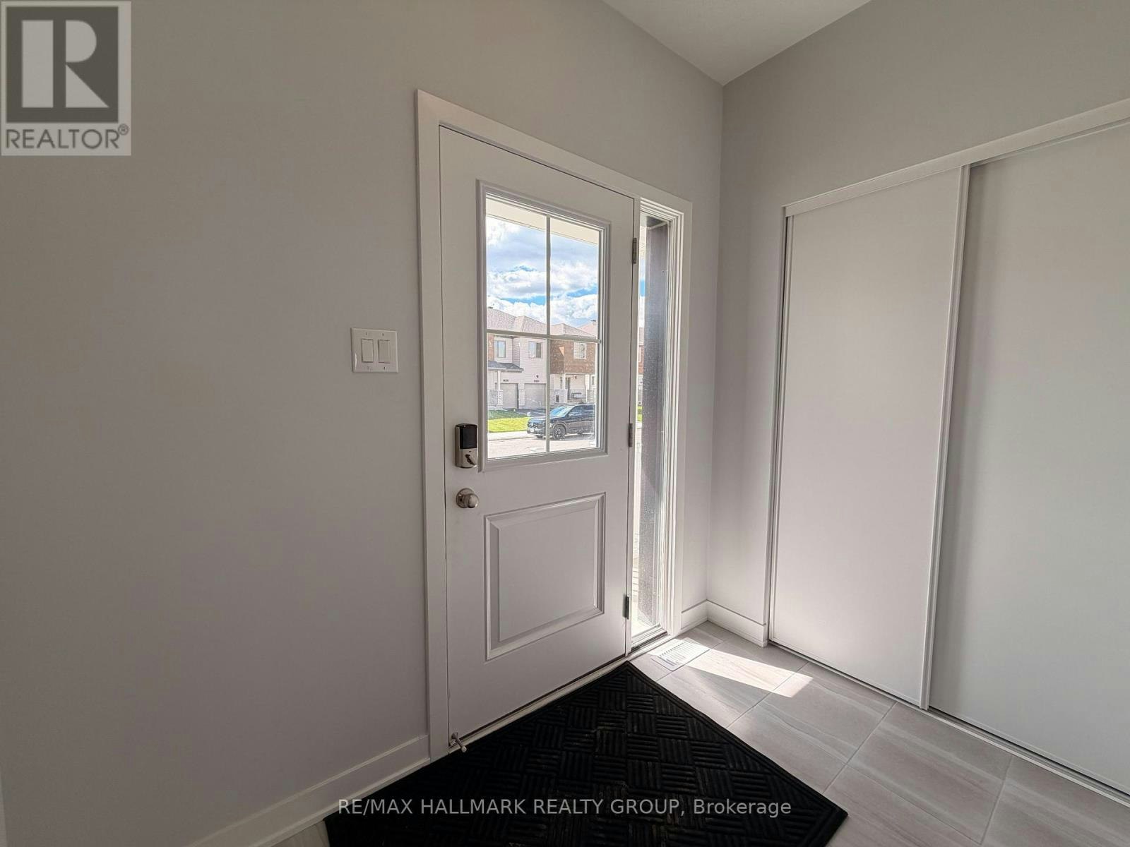 1047 Elixir Place, Ottawa, ON, K2W 0P4 - 3