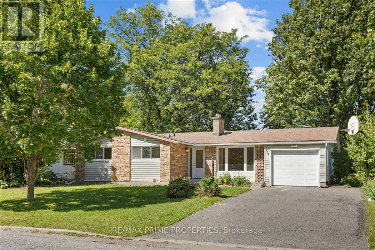 104 Queensline Drive, Ottawa, ON, K2H 7J5