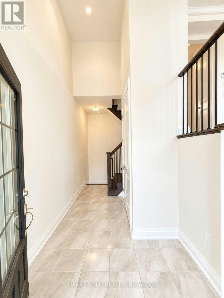 35 Duncombe Lane, Richmond Hill, ON, L4C 1C2 - 4