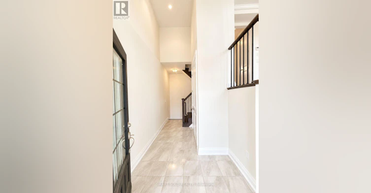 35 Duncombe Lane, Richmond Hill, ON, L4C 1C2 - 4