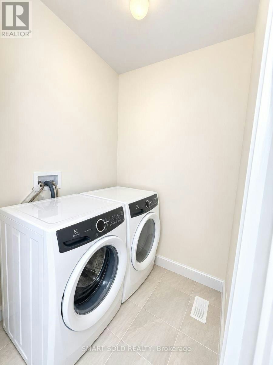 35 Duncombe Lane, Richmond Hill, ON, L4C 1C2 - 21