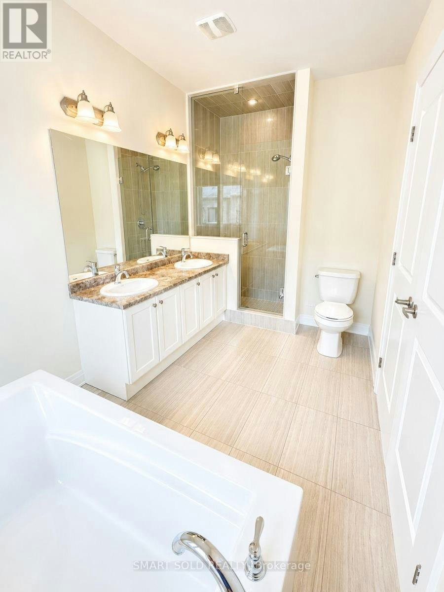 35 Duncombe Lane, Richmond Hill, ON, L4C 1C2 - 17