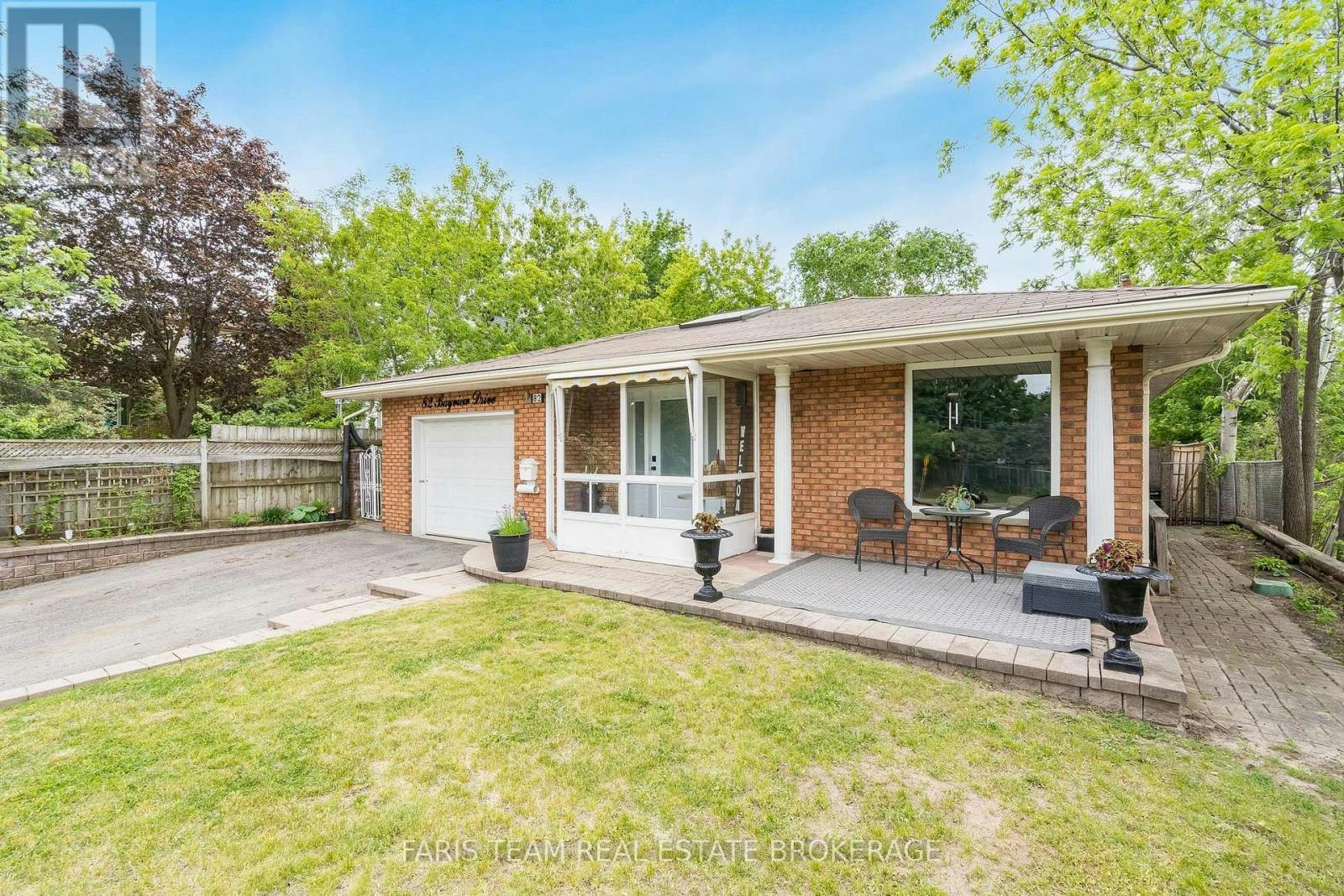 82 Bayview Drive, Barrie, ON, L4N 3P1
