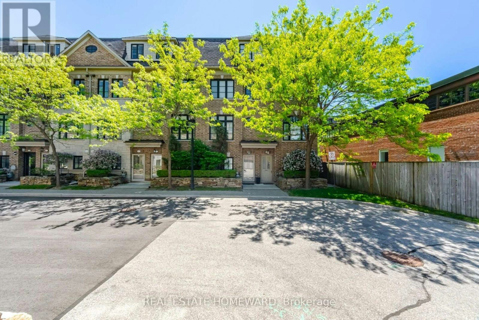62 Cormier Heights, Toronto, ON, M8Z 0B5