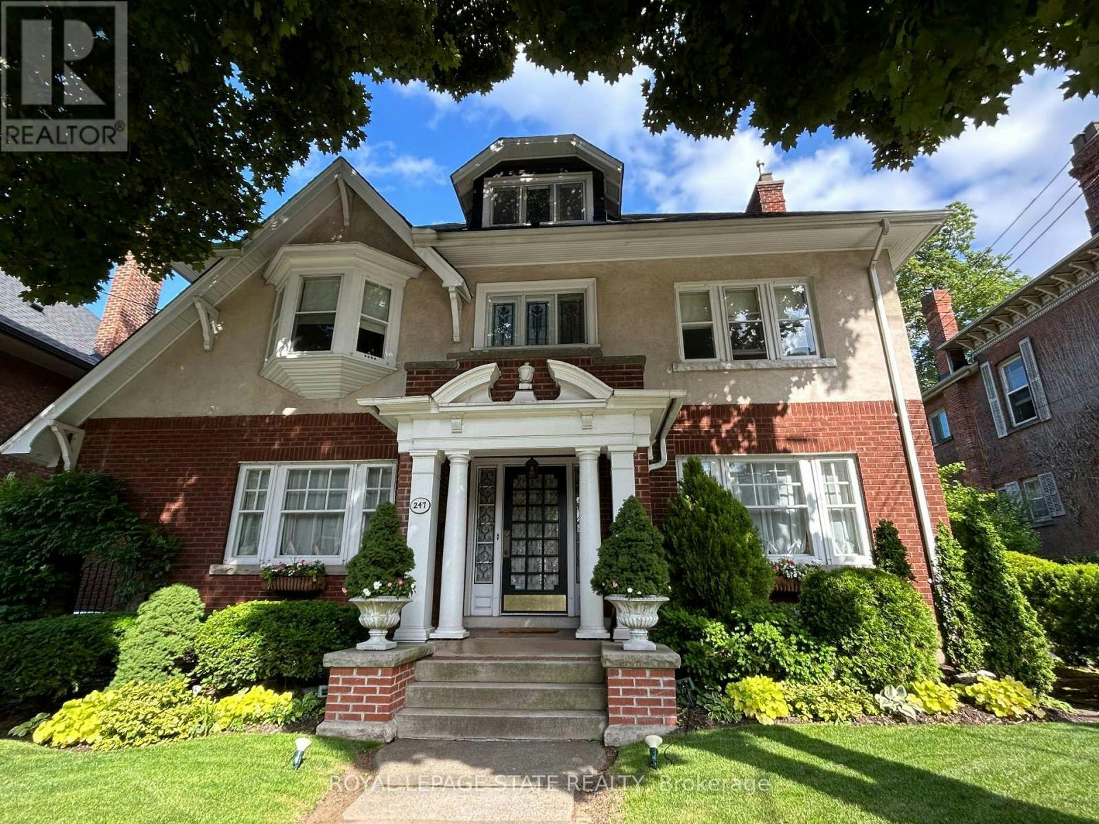 247 Macnab Street S, Hamilton, ON, L8P 3E2